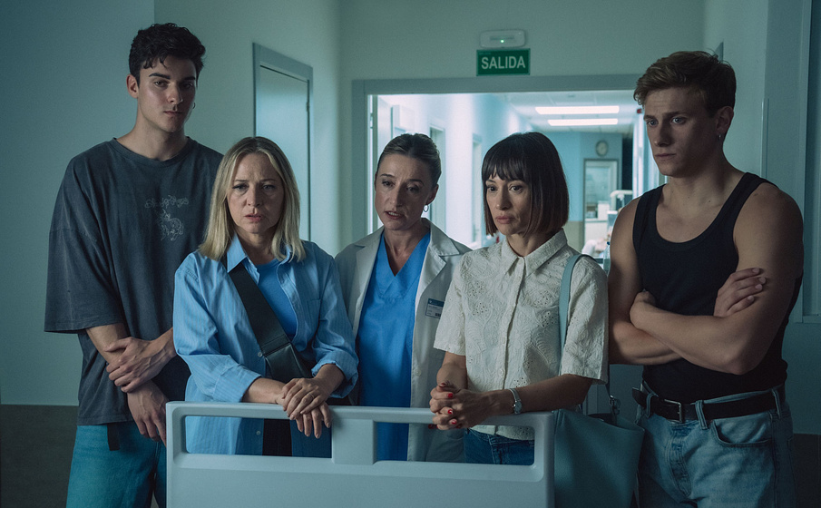 Natalia Verbeke y Pilar Castro en Todos los Lados de la Cama