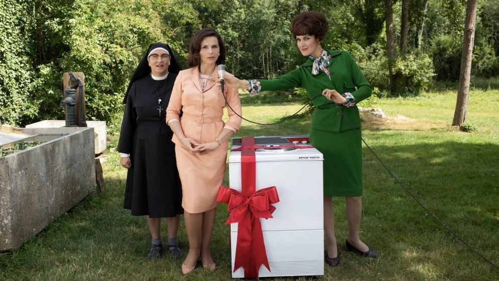 Juliette Binoche, Noémie Lvovsky y Armelle en manual-de-la-buena-esposa