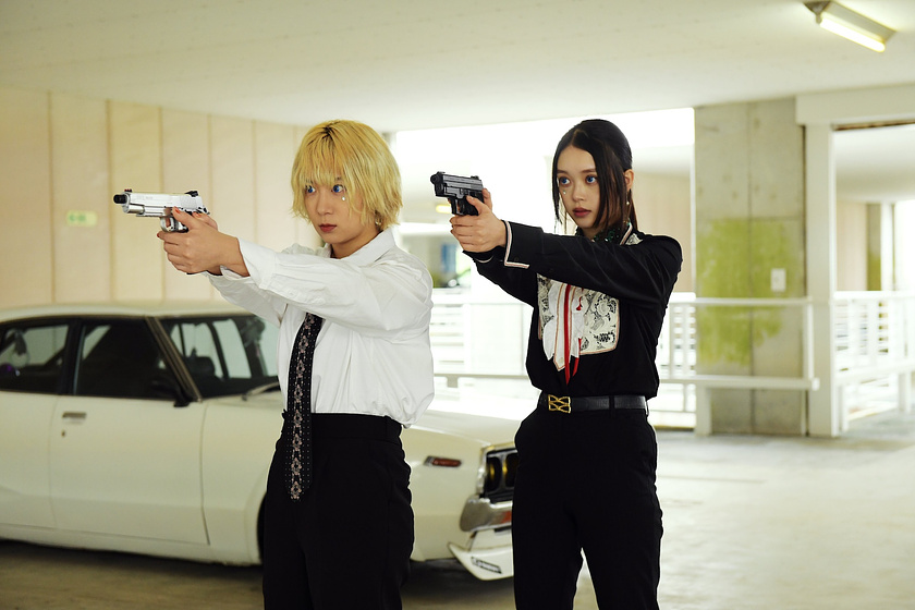 Akari Takaishi y Saori Izawa en Baby Assassins: Nice Days