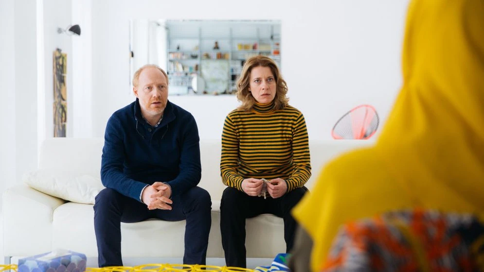 Caroline Peters y Simon Schwarz en que-hemos-hecho-para-merecer-esto