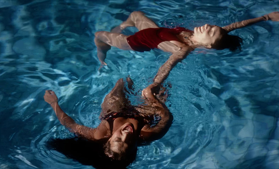 Rocio Guzman y Darana Álvarez en chicas-tristes