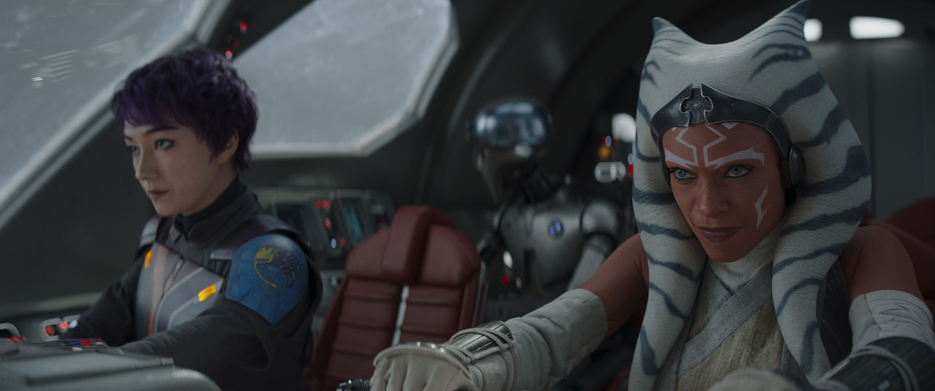 Rosario Dawson y Natasha Liu Bordizzo en Ahsoka
