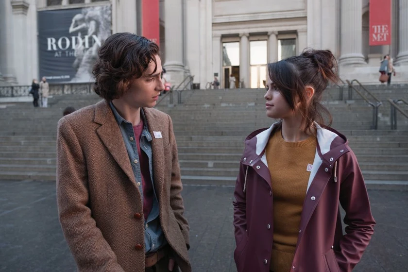 Selena Gomez y Timothée Chalamet en dia-de-lluvia-en-nueva-york