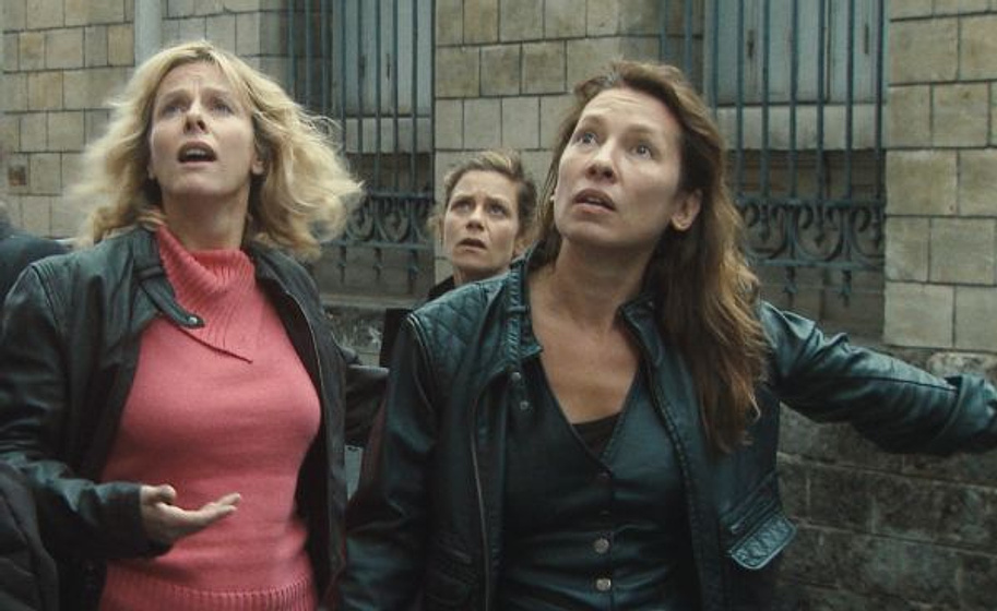 Karin Viard, Marina Foïs y Emmanuelle Bercot en Polisse