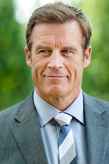 photo of person Mark Valley