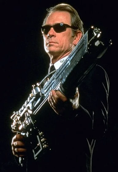 Tommy Lee Jones en hombres-de-negro