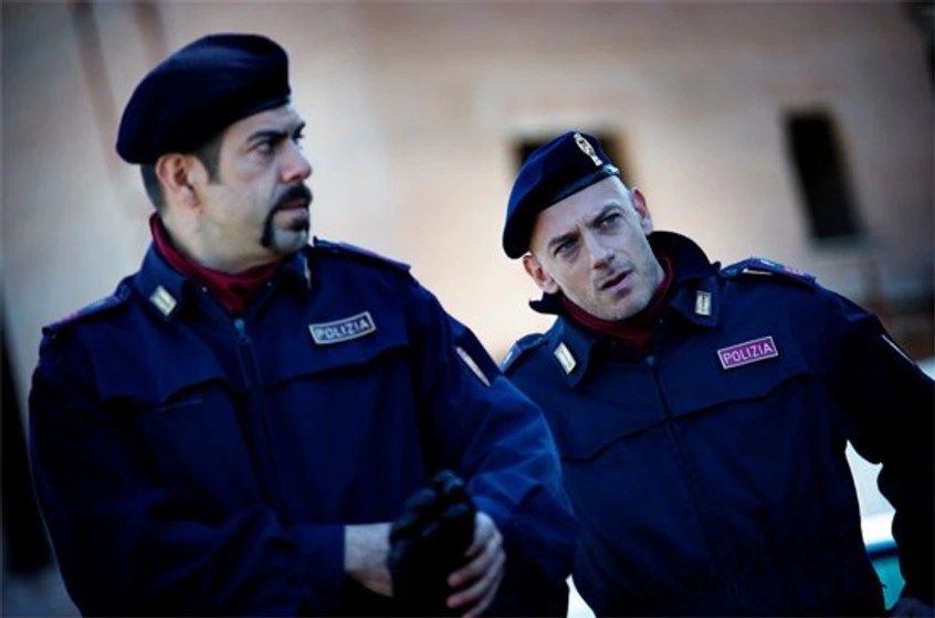 Pierfrancesco Favino y Domenico Diele en a-c-a-b-all-cops-are-bastards