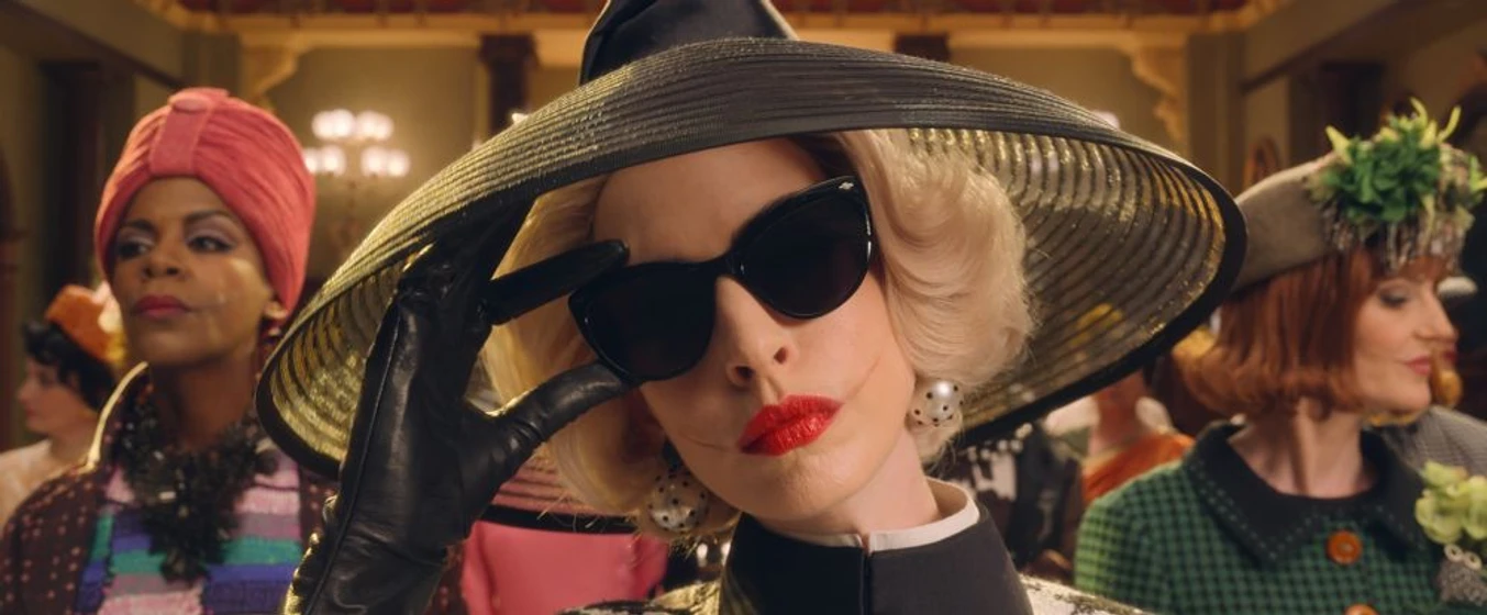 Anne Hathaway en las-brujas