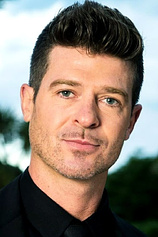 photo of person Robin Thicke