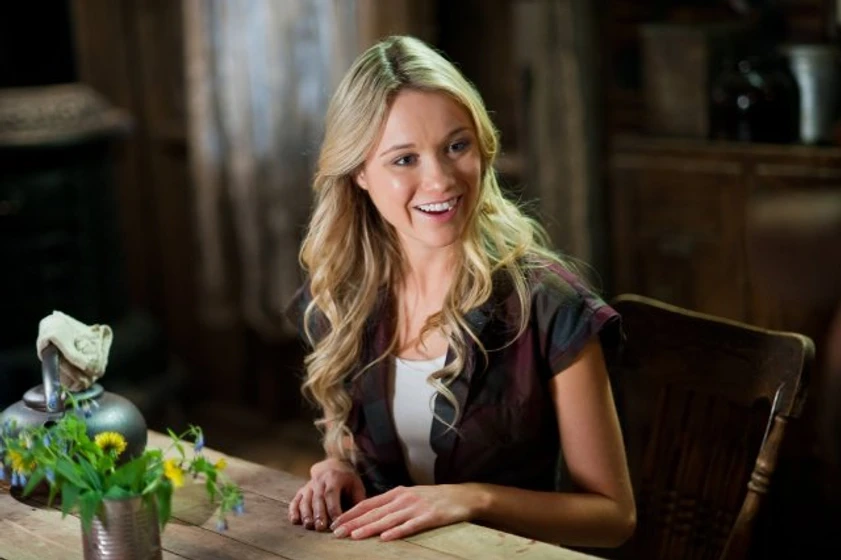 Katrina Bowden en Tucker & Dale vs Evil