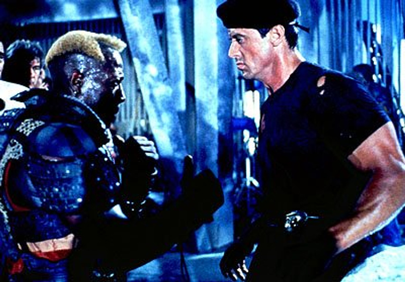 Sylvester Stallone y Wesley Snipes en Demolition Man