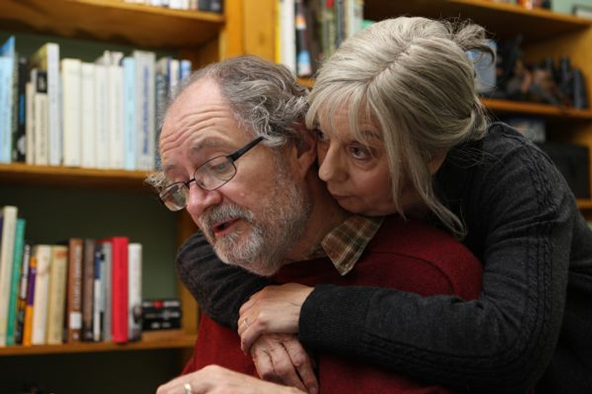 Jim Broadbent y Ruth Sheen en Another Year