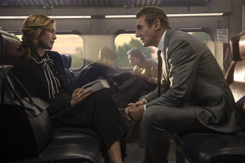 Liam Neeson y Vera Farmiga en el-pasajero
