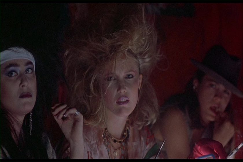 Linda Kerridge, Gina Calabrese y Shayne Farris en El Planeta del Placer (Vicious Lips)