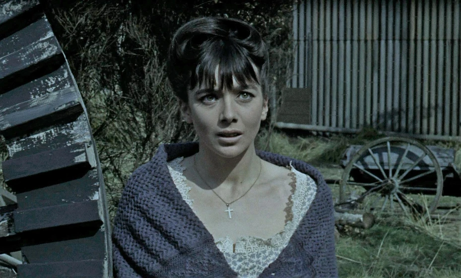 Jacqueline Pearce en la-maldicion-de-los-zombies