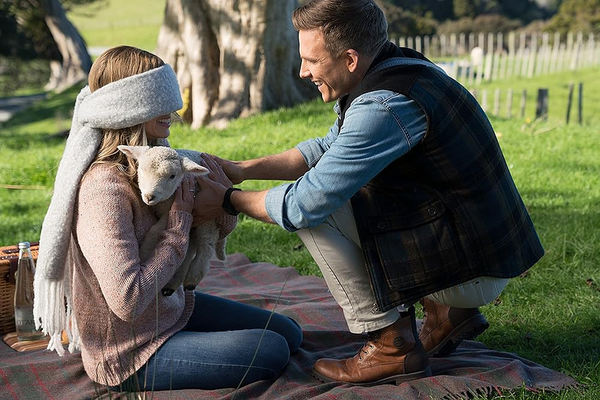 Anna Hutchison y Simon Arblaster en El Hilo del Amor