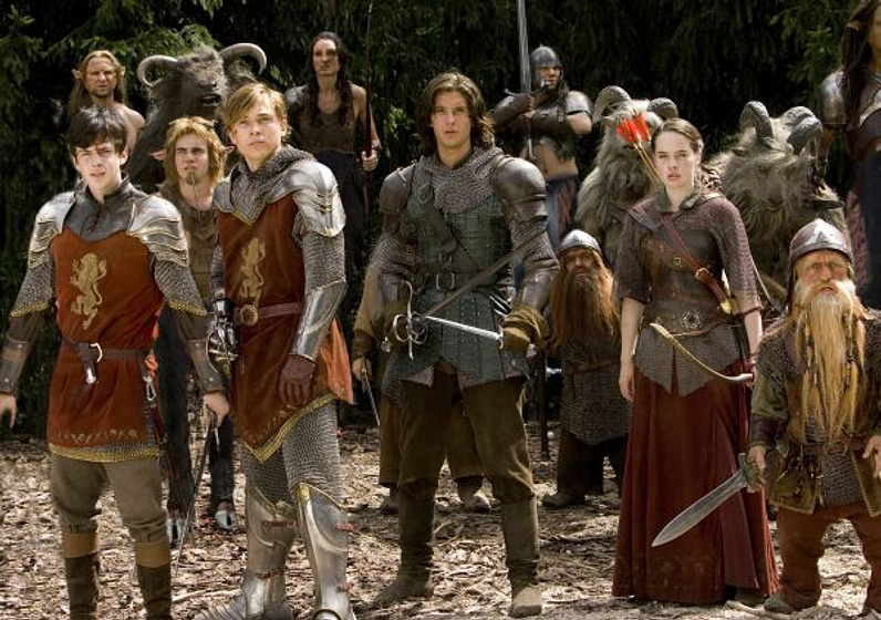 Peter Dinklage, William Moseley, Skandar Keynes, Anna Popplewell y Ben Barnes en Las Crónicas de Narnia: El Príncipe Caspian