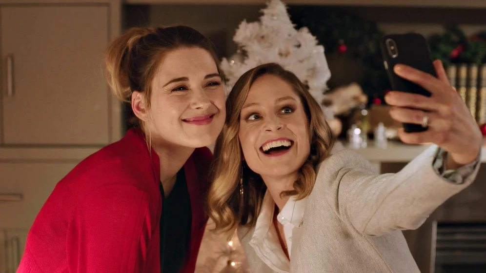 Tara Spencer-Nairn y Alexandra Breckenridge en navidad-a-la-vuelta-de-la-esquina