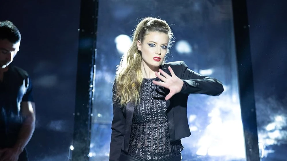 Gillian Jacobs en magic-camp