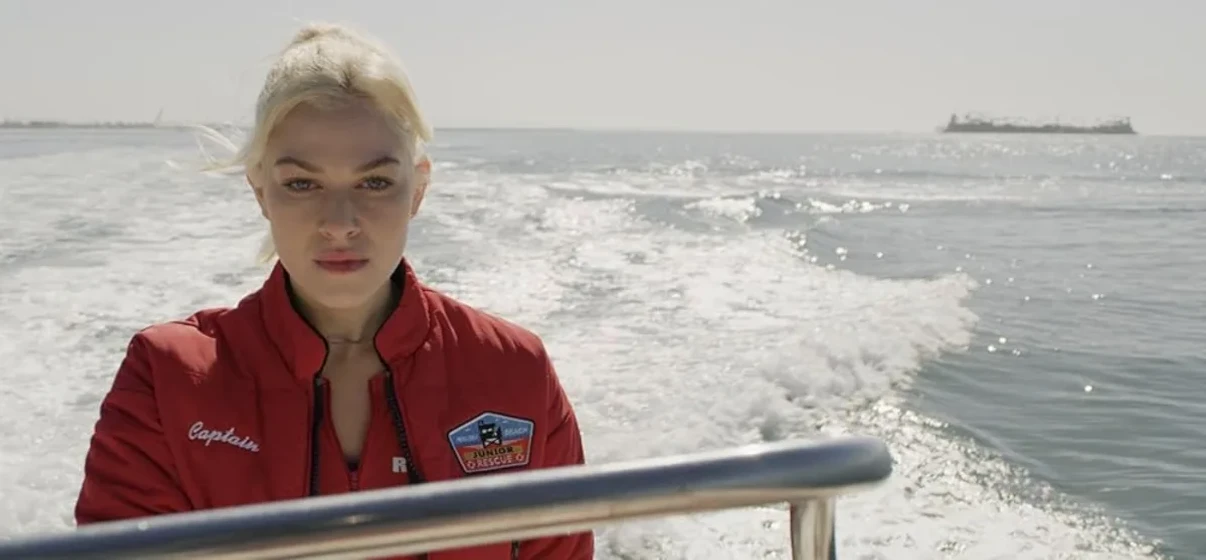 Jackie R. Jacobson en los-vigilantes-de-malibu-la-nueva-ola