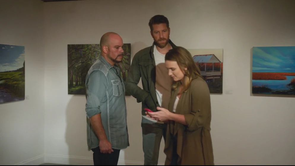 Zoe Cramond, Rick Perez y John William Wright en secretos-ocultos