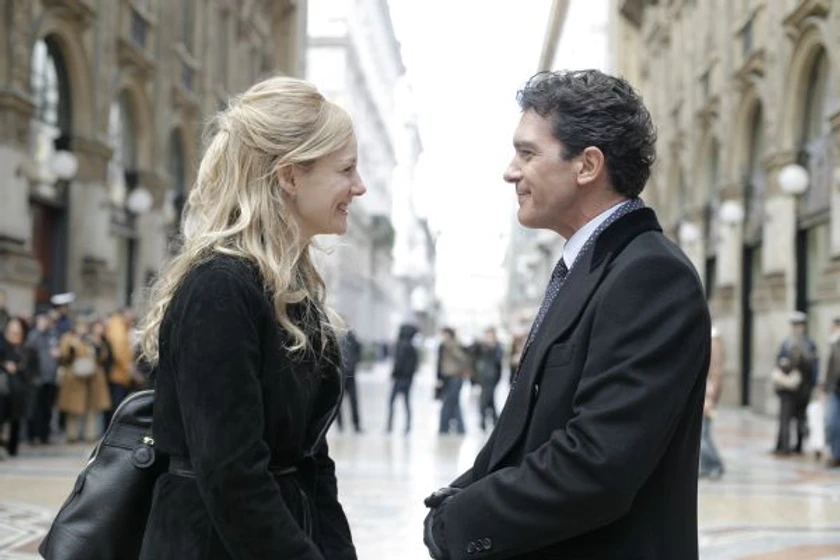Antonio Banderas y Laura Linney en cronica-de-un-engano