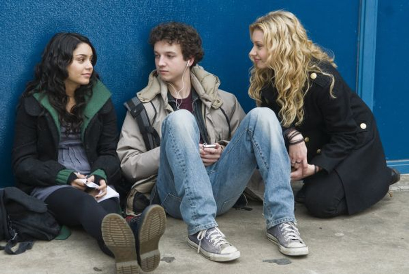 Vanessa Hudgens, Alyson Michalka y Gaelan Connell en School Rock Band