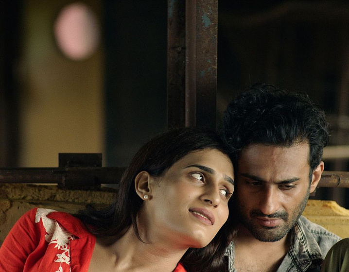 Ali Junejo y Alina Khan en Joyland