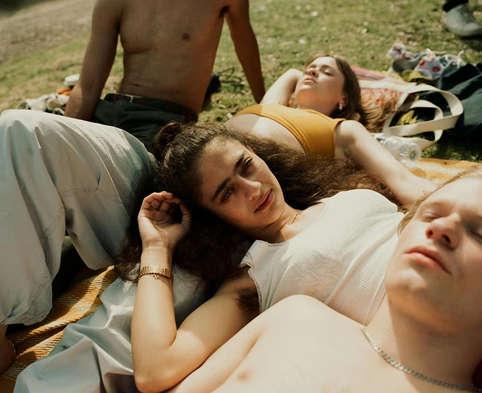 Deba Hekmat en Last Swim
