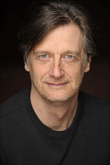 picture of actor Ken Cheeseman