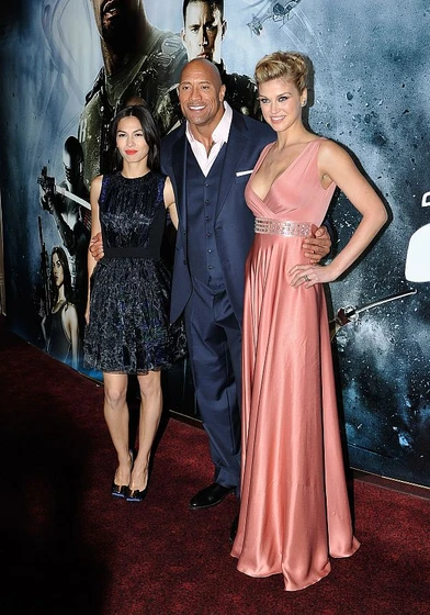 Dwayne Johnson, Adrianne Palicki y Elodie Yung en G.I. Joe: La Venganza (Premiere en Londres. Marzo 2013)