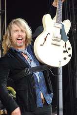 photo of person Tommy Shaw