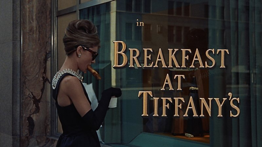 Audrey Hepburn en Desayuno con diamantes (Títulos de créidto)
