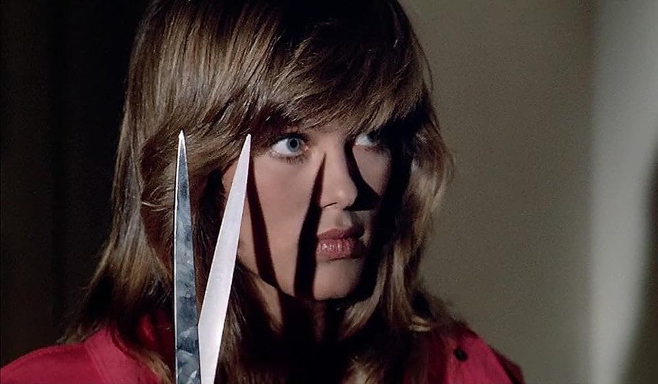 Renée Simonsen en Bajo el Vestido, Nada