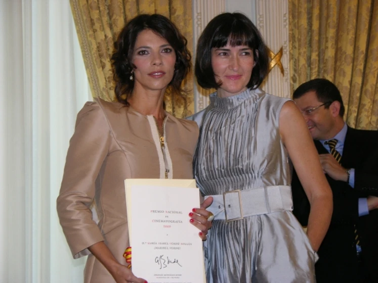 Maribel Verdú y Ángeles González Sinde en Tonto quien lo lea (Premio Nacional de Cinematografía 2009)