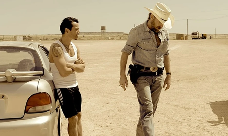 Damian Walshe-Howling y Aaron Pedersen en Mystery Road