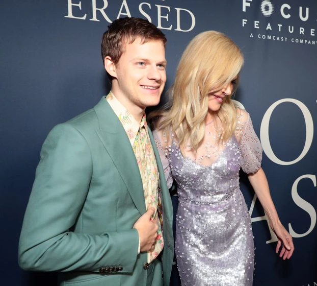 Nicole Kidman y Lucas Hedges en identidad-borrada (Premiere en Los Angeles. 2018)