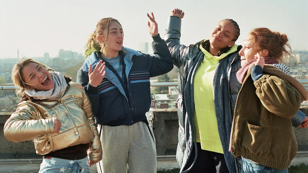 Mona Berard, Héloïse Volle y Yowa-Angélys Tshikaya en the-girls-from-above