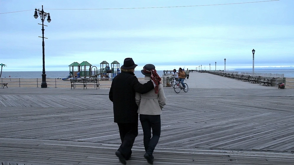 Juan Pinzás y Lindsey Ireland en New York Shadows (Sombras de Nueva York)