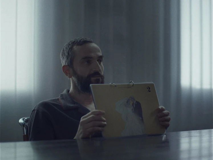 Aris Servetalis en apples
