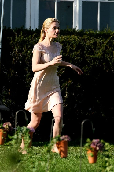 Anna Paquin en the-romantics