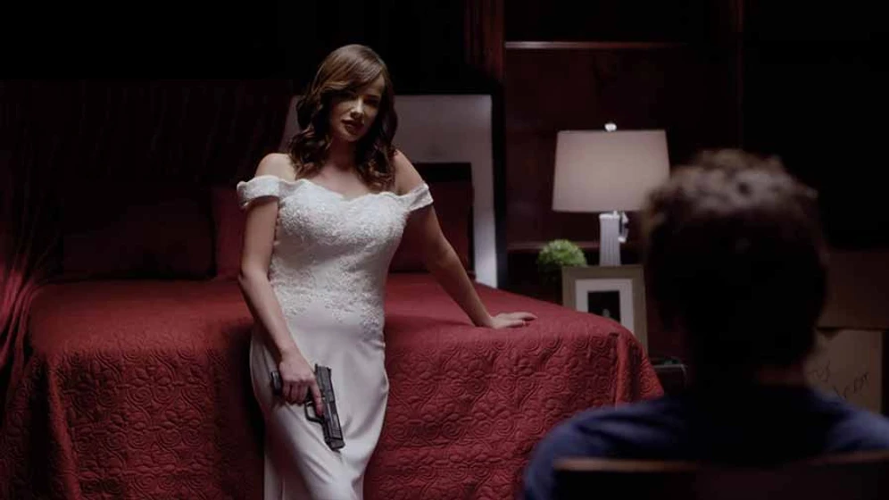 Ashley Rickards en deseos-de-venganza