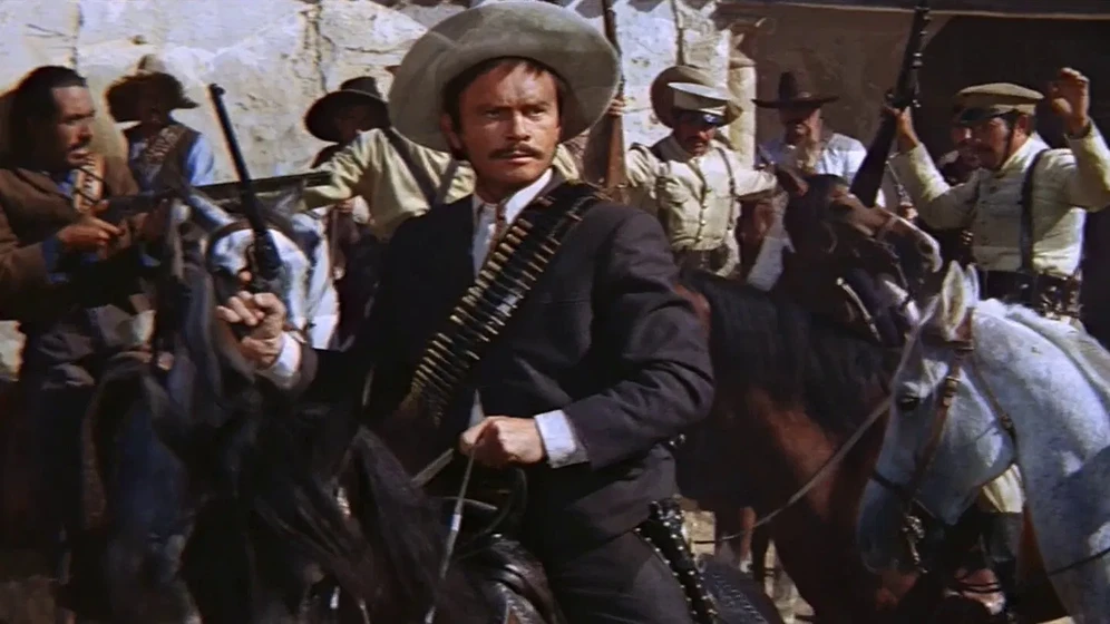 Yul Brynner en villa-cabalga