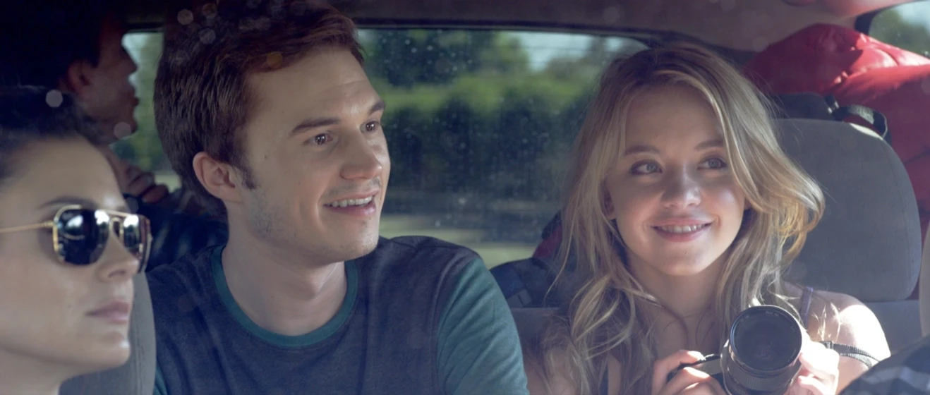Tiffany Brouwer, Sydney Sweeney y John Omohundro en the-horde
