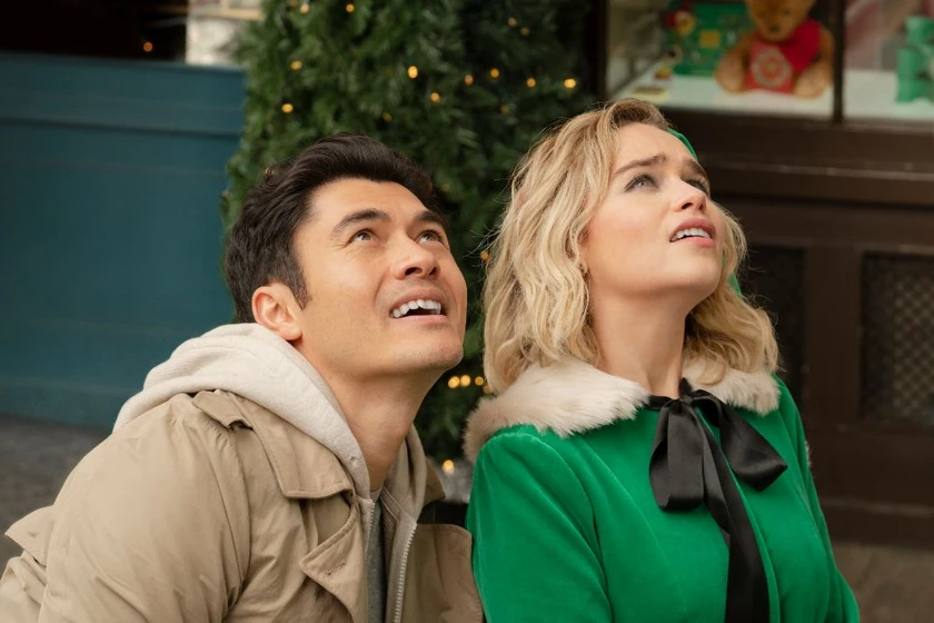 Emilia Clarke y Henry Golding en last-christmas
