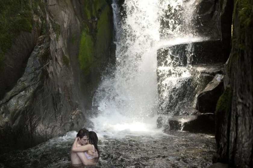 Kristen Stewart y Robert Pattinson en La Saga Crepúsculo: Amanecer - Parte 1