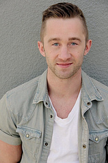 picture of actor Matthew Dennis Lewis