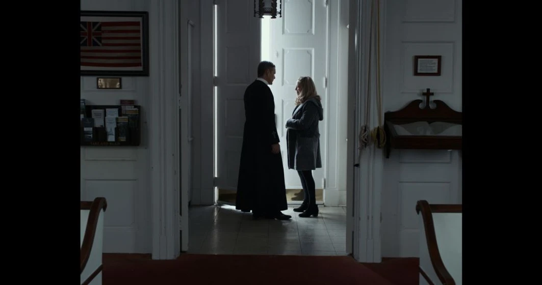 Ethan Hawke y Amanda Seyfried en el-reverendo