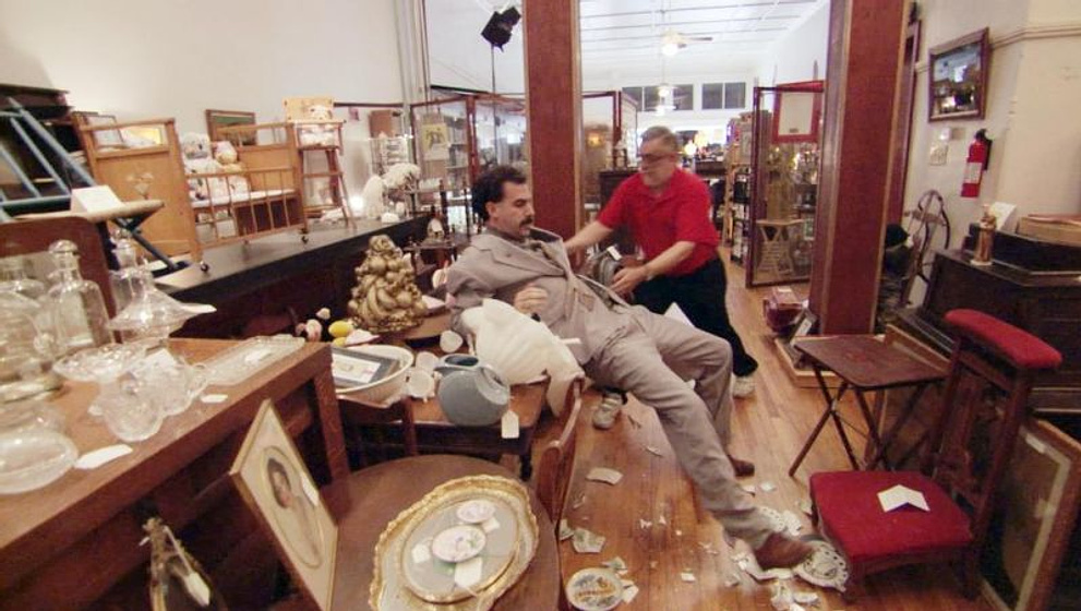 Sacha Baron Cohen en Borat: El Segundo Mejor Reportero del Glorioso País Kazajistan Viaja a América