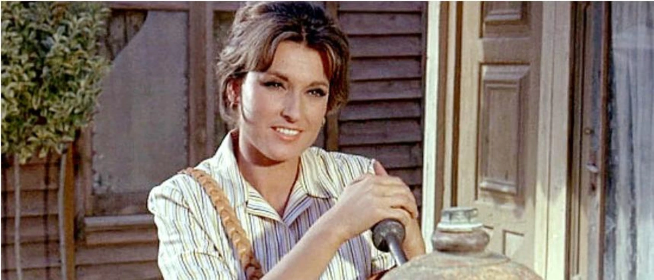 Luz Márquez en texas-kid
